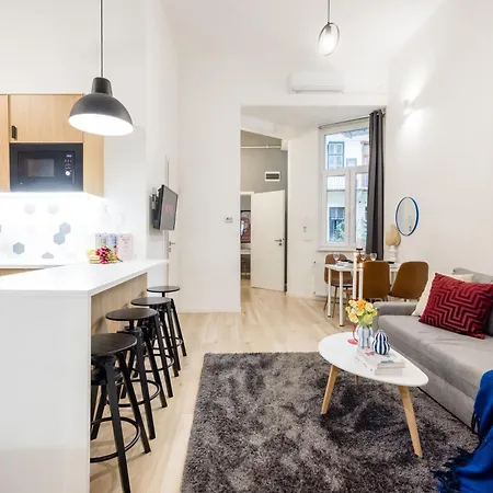 Apartament Walk To Opera & Basilica - Live Like A Local