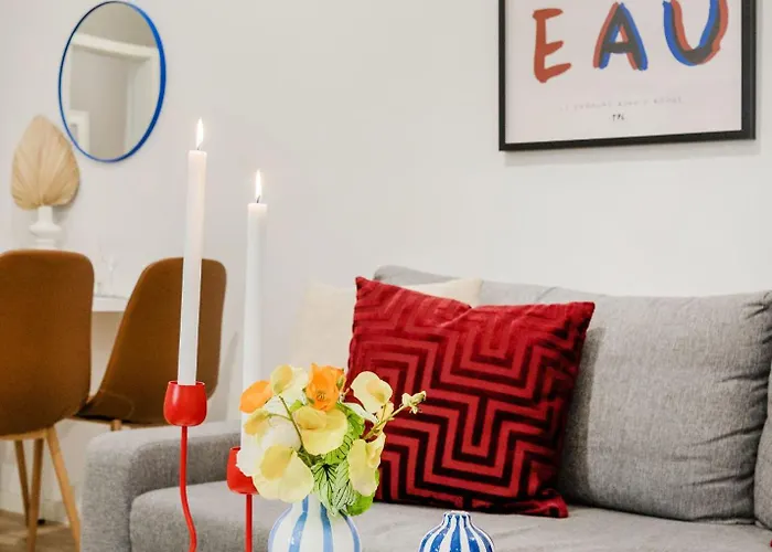 Walk To Opera & Basilica - Live Like A Local Apartment