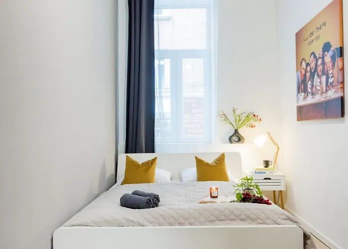 Walk To Opera & Basilica - Live Like A Local شقة بودابست